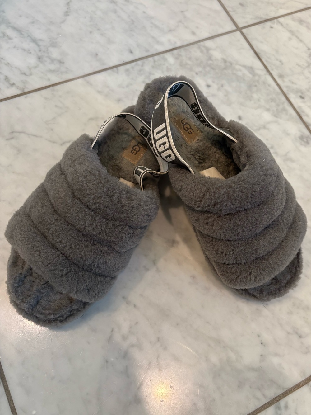 Ugg slippers 39